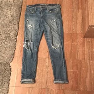 Distressed/ripped jeans